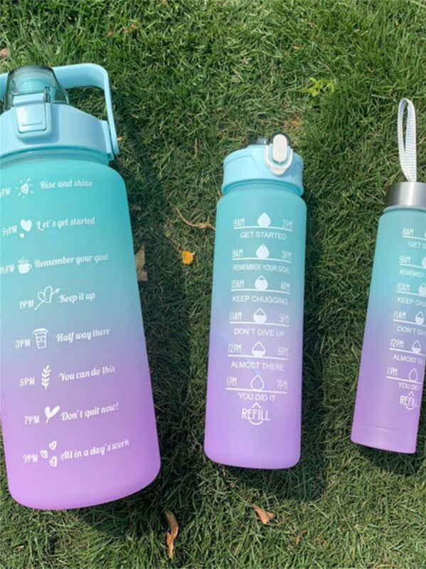 Kit Garrafas 3 em 1 garrafas 2L 900ml 300ml Squeze Academia Treino Tie Dye com adesivos